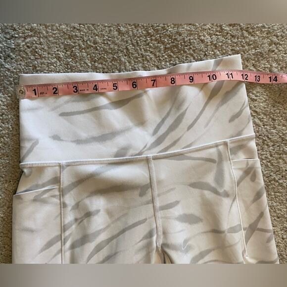 Athleta Leggings Womens Size XS Salutation Stash Pocket ll 7/8 Pants White Gray - Picture 13 of 14